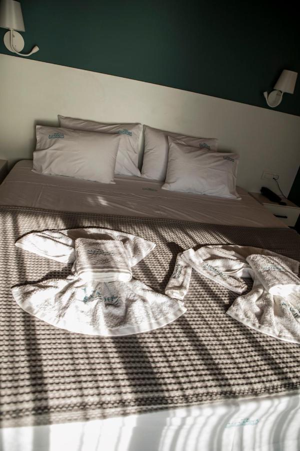Hotel Alexander Mýtikas Zewnętrze zdjęcie