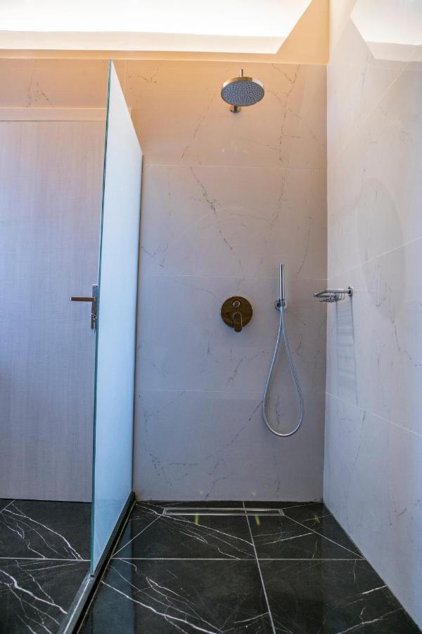Hotel Alexander Mýtikas Zewnętrze zdjęcie